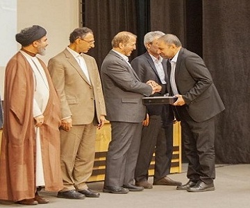 تجلیل از استادان نمونه و سرآمد دانشکده هنر و معماری 