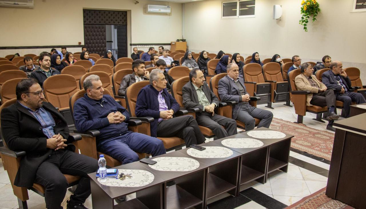 برگزاری مجمع عمومی اعضای هیأت علمی دانشکده علوم پایه با حضور مدیر روابط علمی و بین المللی دانشگاه