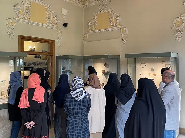 بازدید دانشجویان گروه هنرهای اسلامی از خانه موزه مقدم تهران 